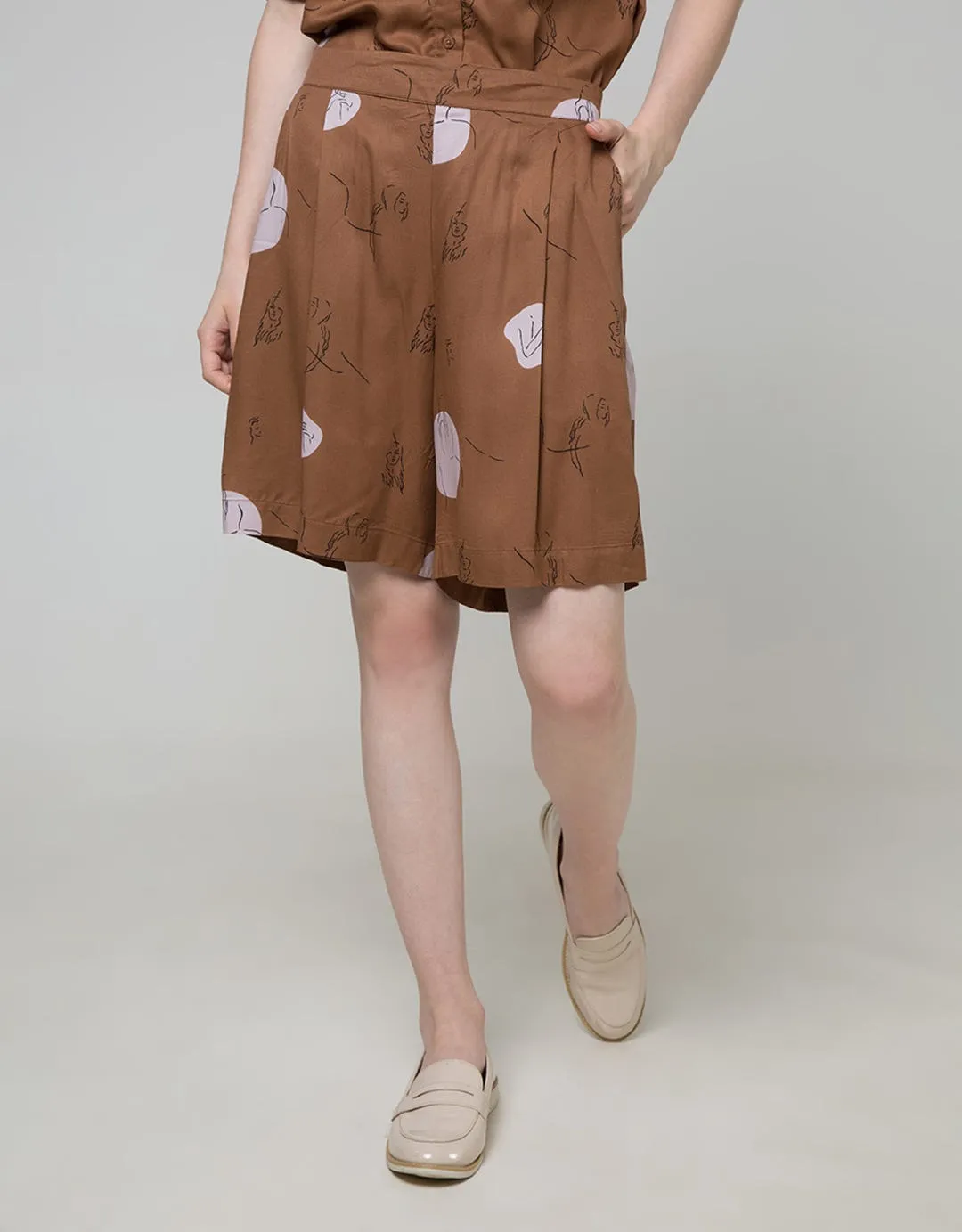 Details Short Pants