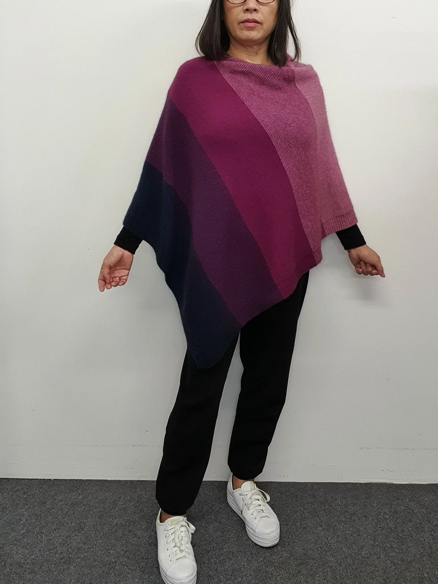 Mcdonald Ombre Poncho 5010 - Navy/Berry/Heather