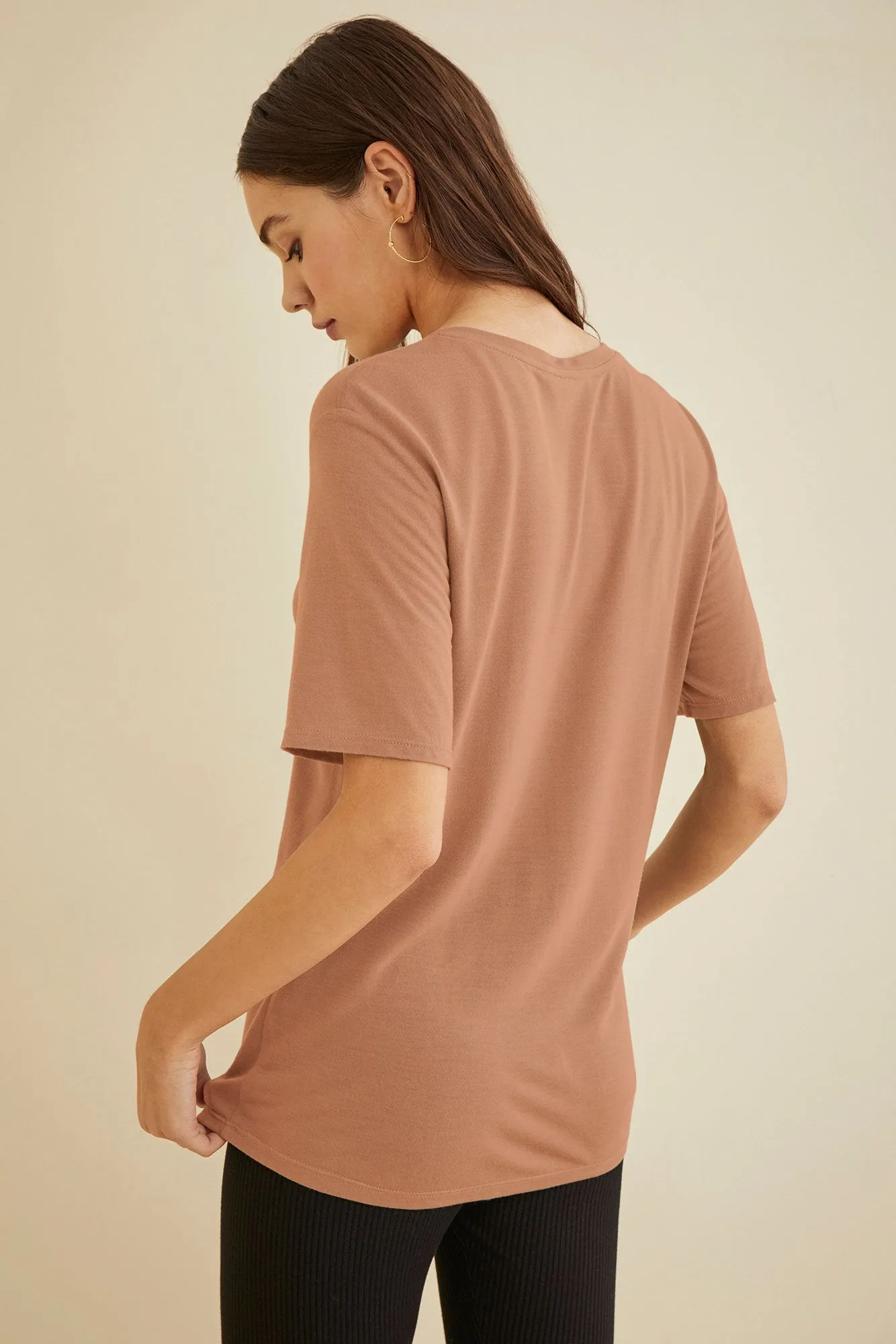 Zedra V-Neck Tee