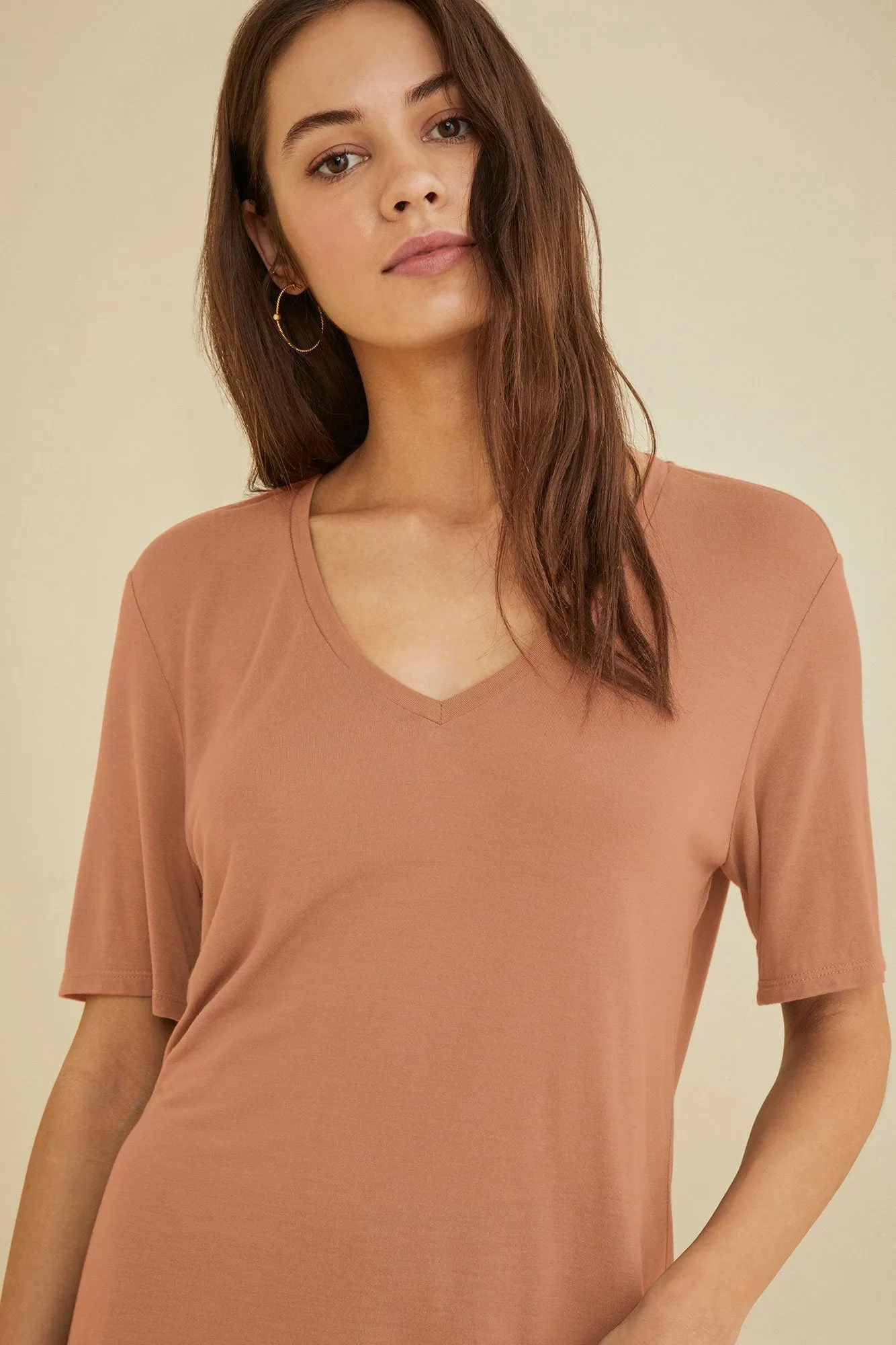 Zedra V-Neck Tee